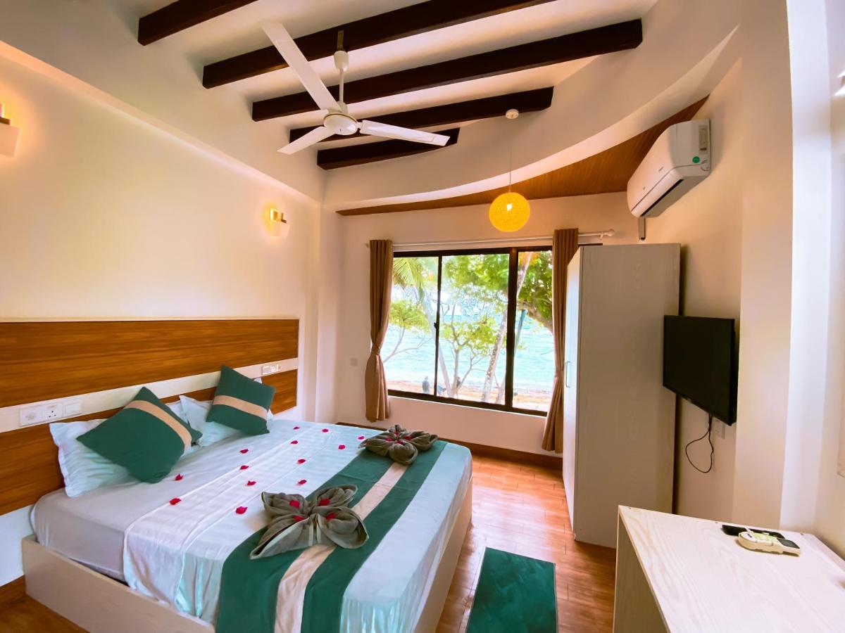 The Pearl Seaview Hotel Fulidhoo Exterior photo